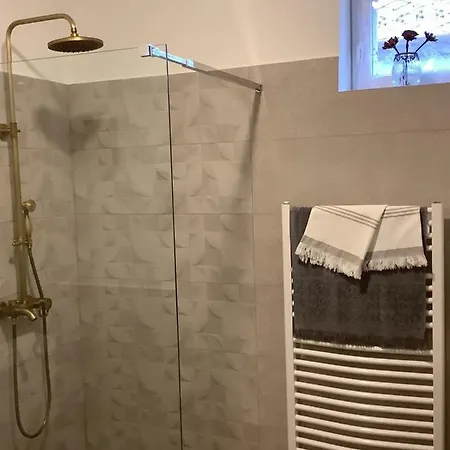 Ezuest Boroka Appartement *