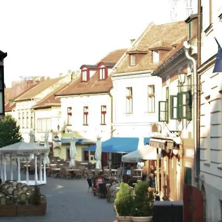 Апартаменти Ezuest Boroka *