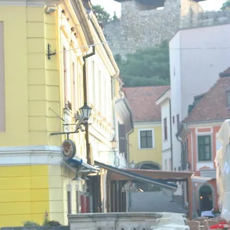 Апартаменти Ezuest Boroka