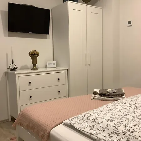 Ezuest Boroka Апартаменти Еґер