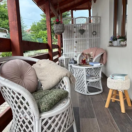 Apartament Ezuest Boroka *
