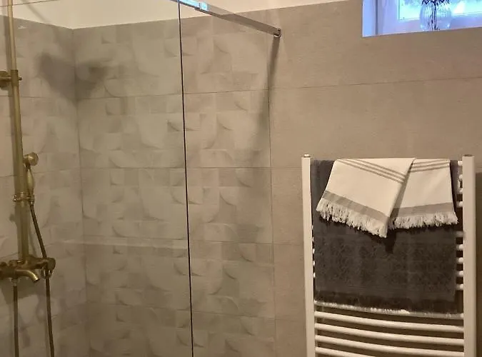 Ezuest Boroka Apartament *