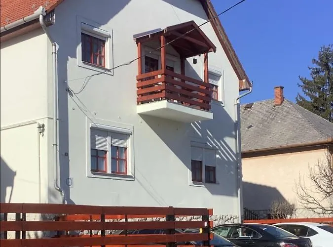 Ezuest Boroka * Eger